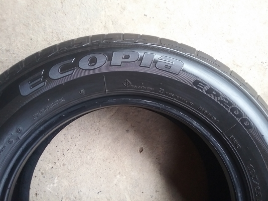 ยางBRIDGESTONE รุ่น Ecopia EP200 195 65R15 ปี2015 สภาพสวยมากๆ ดอกเยอะมากๆ ไม่แพงคุ้มจรืง