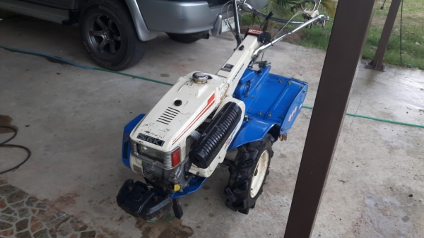 รถพรวนดินเดินตาม