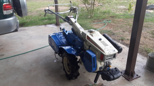 รถพรวนดินเดินตาม