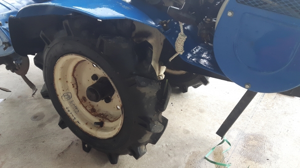 รถพรวนดินเดินตาม