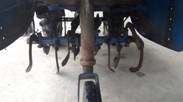 รถพรวนดินเดินตาม