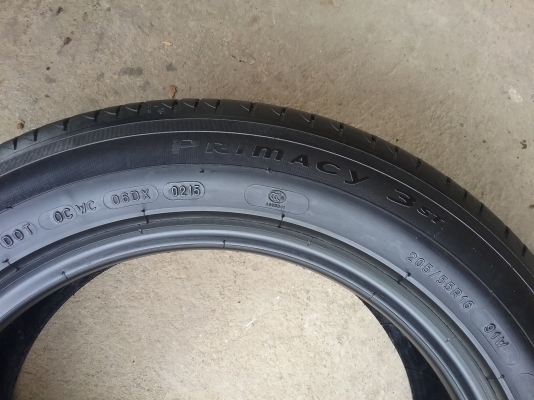 ยางMICHELIN รุ่น PRIMAY 3 ST. 205 55R16 ปี2015 สภาพสวยมากๆ ดอกเต็มๆคุ้มจริงไม่แพงวิ่งเงียบมาก