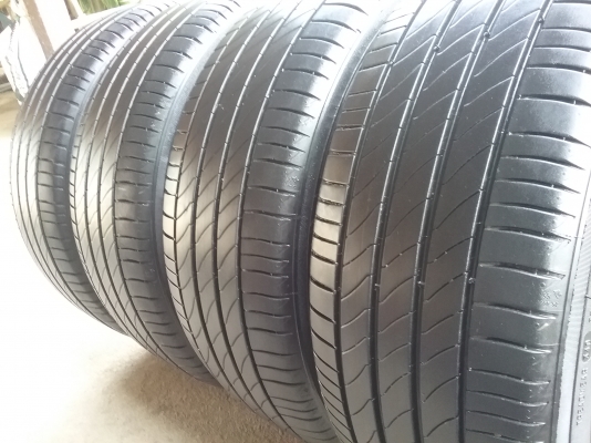 ยางMICHELIN รุ่น PRIMAY 3 ST. 205 55R16 ปี2015 สภาพสวยมากๆ ดอกเต็มๆคุ้มจริงไม่แพงวิ่งเงียบมาก