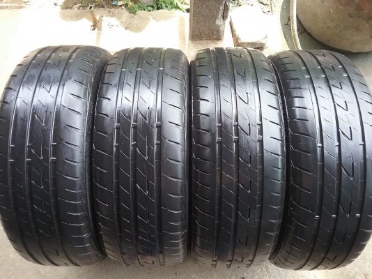 ยางBRIDGESTONE รุ่น Ecopia EP200 205 55R16 ลงพื้นปลายปี2015 สภาพสวยมากๆ ดอกเยอะมากๆ คุ้มสุดๆไม่แพง