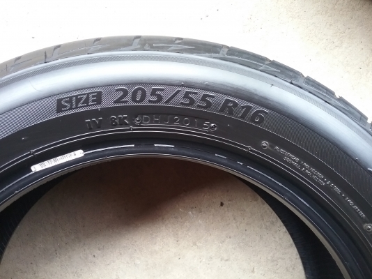 ยางBRIDGESTONE รุ่น Ecopia EP200 205 55R16 ลงพื้นปลายปี2015 สภาพสวยมากๆ ดอกเยอะมากๆ คุ้มสุดๆไม่แพง