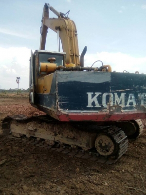 ขายรถแบคโค PC200-3 เครื่องเดิม ปั้มเดิม ช่วงล่างดี เอวแน่น ทำงานเร็ว เอกสารใบอินวอย สนใจโทร 090-8588220คุณนะ 093-3258446คุณบิว หรือเข้าดูสินค้าอื่นๆได้ที่ www.narong2truck.com หรือ www.truck.in.th/498 หรือเพจFacebook ณรงค์ ซื้อขายรถมือสอง (เว็บไซต์ส่วนตัว