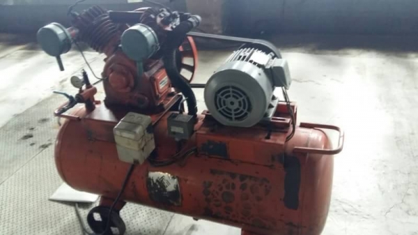 ขายปั้มลมใต้หวัน5แรง1ตัวใตัหวัน3แรง1ตัว ถังพัก500ลิตรรวม3รายการครับลดกระหน่ำ ขายปั้มลมใต้หวัน5แรง1ตัวใตัหวัน3แรง1ตัว ถังพัก500ลิตรรวม3รายการครับลดกระหน่ำ