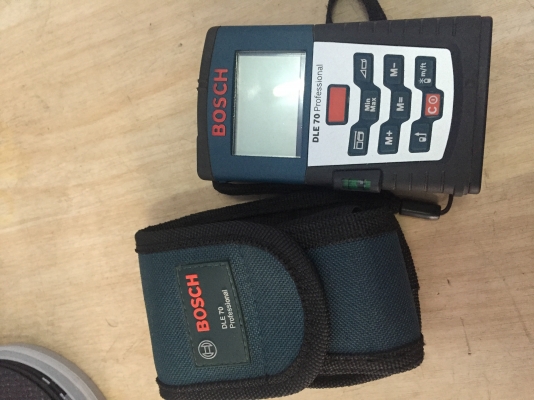 ขายเครื่องวัดระยะ BOSCH DLE70 มือสอง สภาพ 99.99\% ขายเครื่องวัดระยะ BOSCH DLE70 มือสอง สภาพ 99.99\%