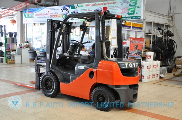 ขายรถโฟล์คลิฟท์มือสอง TOYOTA รุ่น 8FD25-11108 ราคา 485,000 บาท นำเข้าจากประเทศญี่ปุ่น 100\% ไม่เคยใช้งานในไทย