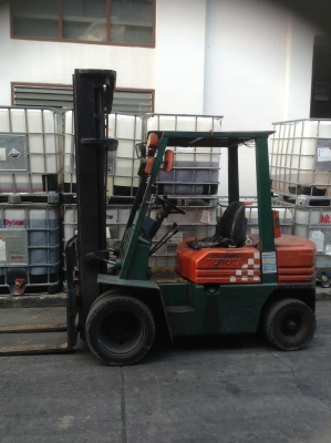 +++ ขายโฟล์คลิฟท์  TOYOTA 5FD25  ขนาด  2.5  ตัน  เครื่องยนต์ดีเซล  เสาพิเศษ  6  เมตร  3  ท่อน  เกียร์ธรรมดา  ล้อหน้าคู่