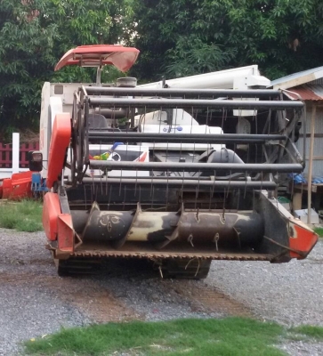 รถเกี่ยวคูโบต้า DC-70 สภาพพร้อมใช้