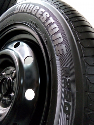 ล้อกระทะถอดป้ายแดง 4/100 บริดสโตน B250 175/65R15 ปี1815 ราคา 7,500 บ.