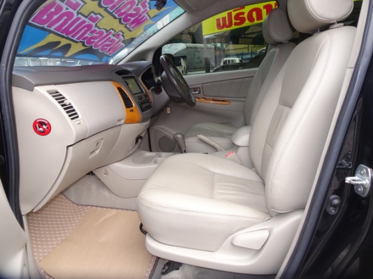 TOYOTA INNOVA 2.0V AT ปี 2010