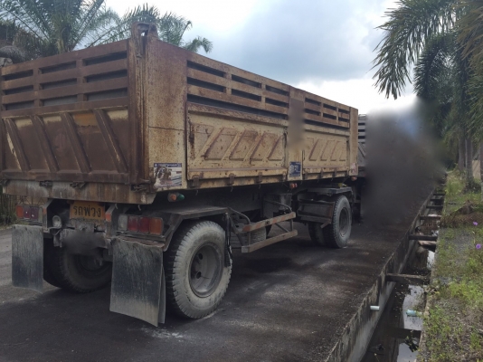 ขายหางพ่วง  สามมิต  2  เพลา.  ปี 49.    สนใจติดต่อ  081 - 6079515