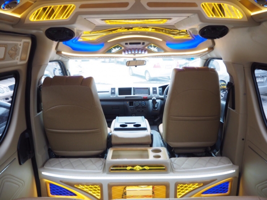 TOYOTA COMMUTER 2.5D4D MT ปี 2013