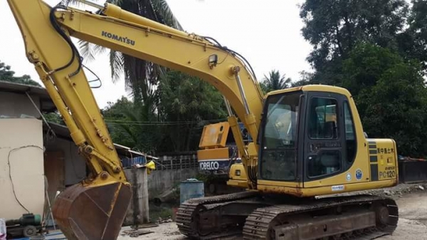 ขาย KOMATSU PC120-6E มาใหม่ เก่าญี่ปุ่นแท้  รถสวยสภาพดี พร้อมใช้  สนใจโทร 089-3818694 ดวงนภา