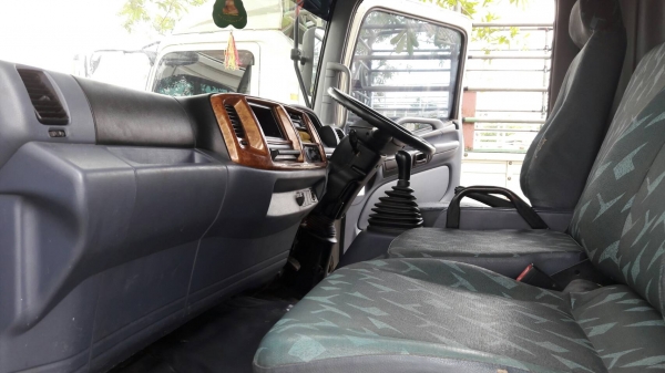 ขายเมก้า 150 แรง ยาว 5.60 ม. ปี 49  เล่มเอกสารพร้อมโอน