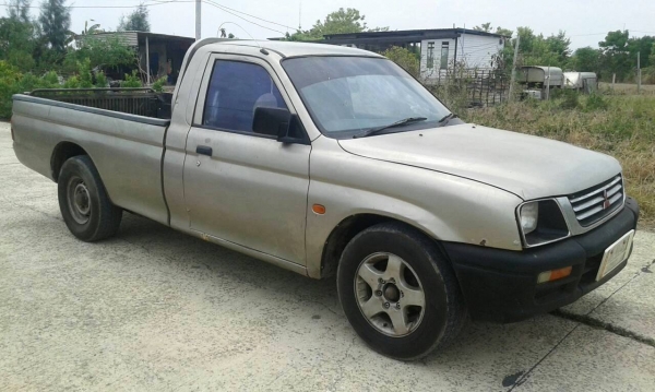 สตราด้า L200 ตอนเดียว เครื่องแน่น ๆ คัทซีสวยกริ๊บ ไม่มีผุ ไม่มีพอง มีแม็กไลน์เนอร์พร้อมบรรทุก สีภายนอกตามอายุกับการใช้งาน เอกสารพร้อม ภาษีไม่ขาด