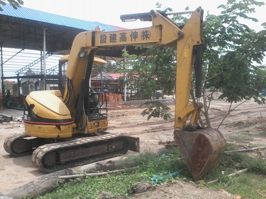 ขายรถขุดเล็ก ยี่ห้อ CAT รุ่น 305 เครื่องยนต์ KOMATSU K4N คอนโทรลน้ำมัน ปั๊มนิ้ว อ๊อฟเซ็ทบูม รถปี 2005 ราคา 570,000 บาท