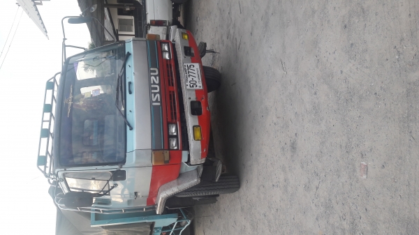 ขายสิบล้อISUZUพืนเรียบ195แรง