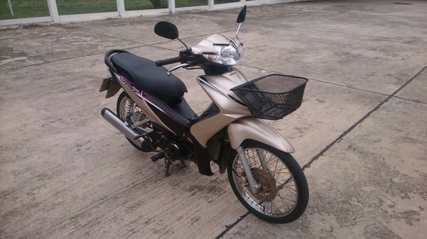 wave 110i ใสๆ พร้อมใช้งาน