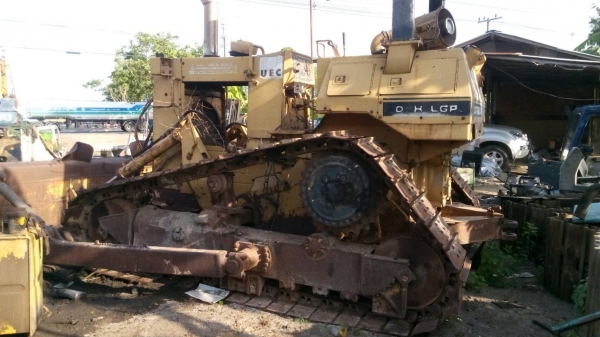 ขายรถแทรกเตอร์ CAT-D-4 H ขายตามสภาพเครื่องครับ แต่อย่างอื่นอยู่ครบหมด ขาย 250000