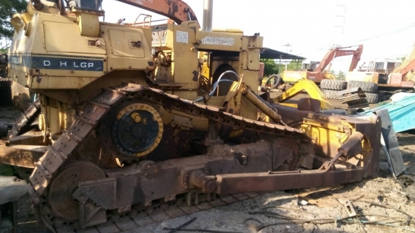 ขายรถแทรกเตอร์ CAT-D-4 H ขายตามสภาพเครื่องครับ แต่อย่างอื่นอยู่ครบหมด ขาย 250000