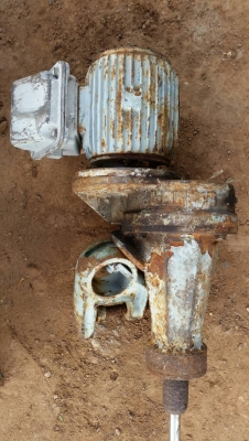 ขาย มอเตอร์ไฟฟ้าเก่า สำหรับปั่นผสมปูน ผสมสี อเนกประสงค์ เฟืองเกียร์ทดรอบช้า ขายเหมา 2 ตัว 3,800 บาท