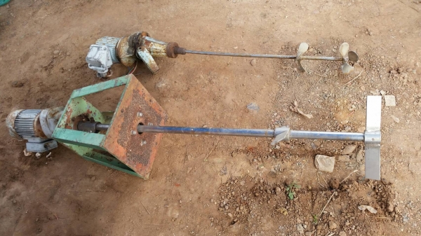 ขาย มอเตอร์ไฟฟ้าเก่า สำหรับปั่นผสมปูน ผสมสี อเนกประสงค์ เฟืองเกียร์ทดรอบช้า ขายเหมา 2 ตัว 3,800 บาท