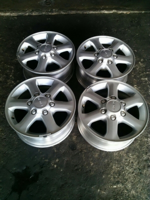 ล้อ Max เดิมรถ อีฃูสุ แท้ๆ 6/139 ขอบ16*7 สภาพสวยๆ 1ชุด ล้อ Max เดิมรถ อีฃูสุ แท้ๆ 6/139 ขอบ16*7 สภาพสวยๆ 1ชุด