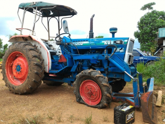 KUBOTA L3202 พร้อมดันหน้า เพลาเดียว  ราคา 75,000 สนใจสอบถามได้ครับ DC Tractor Rayong 0818618678,0899347475 id line=0818618678 id line=0899347475 ส่งฟรี 300กม. https://www.facebook.com/Tractors-Rayong-307154532717928/photos/?tab=albums