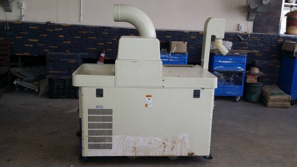 เครื่องสีข้าวกล้องเก่าญี่ปุ่น  SATAKE  รุ่น NPS350D  สภาพเครื่องสวย พร้อมใช้งาน  ขนาดกระทัดรัด