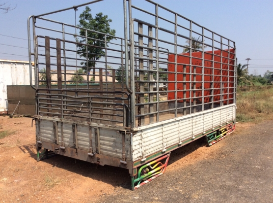 กระบะ 6ล้อ HINO MECA ยาว 5.5 ม. คอกแป๊บ ขายตามสภาพ 50,000  บาท ศุภากร081-1903107, 081-4252943