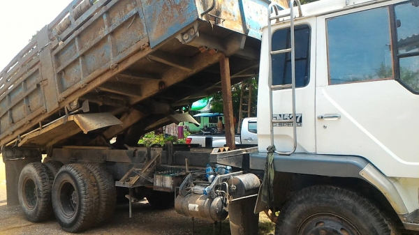 สิบล้อ มิตซู FN527 TD-646&times;&times;-195 เกียร์10สปีส ช่วงล่างเบรคใหญ่ ดั้ม KC สภาพดีเดิมๆสวยพร้อมใช้ ทะเบียนพร้อมโอยฝต