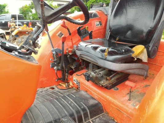 KUBOTA M7040 พร้อมดันหน้าและผาน 6 CMT  ราคา 420,000 สนใจสอบถามได้ครับ DC Tractor Rayong 0818618678,0899347475 id line=0818618678 id line=0899347475 ส่งฟรี 300กม. https://www.facebook.com/Tractors-Rayong-307154532717928/photos/?tab=albums