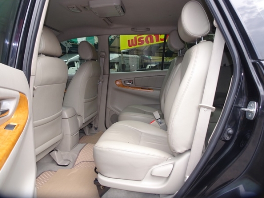 TOYOTA INNOVA 2.0V AT ปี 2010