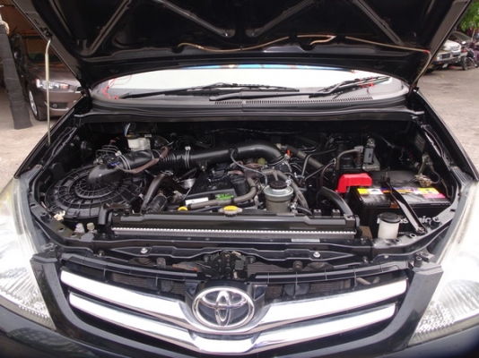 TOYOTA INNOVA 2.0V AT ปี 2010