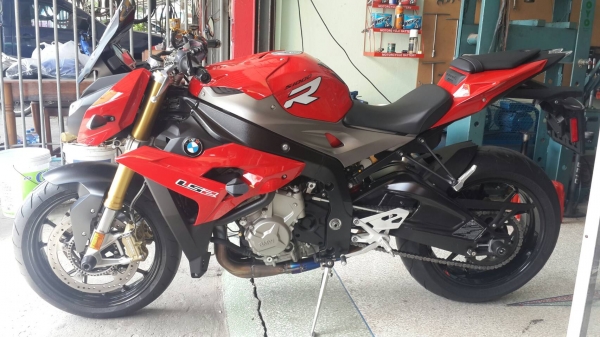 ขาย BMW S1000R สีแดง-ดำ ขาย BMW S1000R สีแดง-ดำ