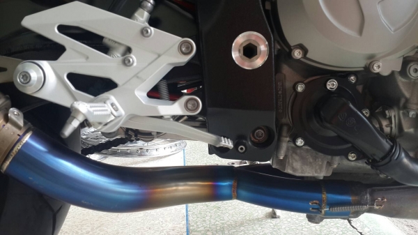 ขาย BMW S1000R สีแดง-ดำ ขาย BMW S1000R สีแดง-ดำ