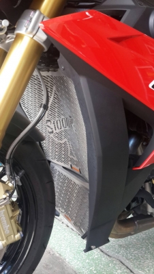 ขาย BMW S1000R สีแดง-ดำ ขาย BMW S1000R สีแดง-ดำ