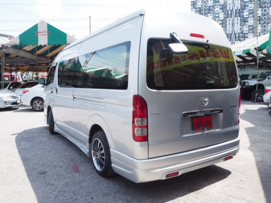 TOYOTA COMMUTER 2.5D4D MT ปี 2011
