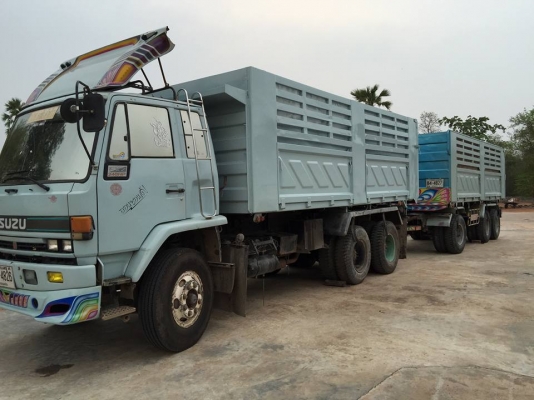 รถสิบล้ออีซูซุ 240 แรงม้า ดั้มสองเพลา