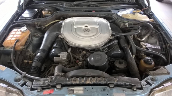 Benz ลีมูซีน560SEL