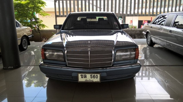 Benz ลีมูซีน560SEL