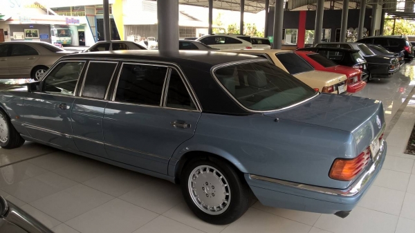 Benz ลีมูซีน560SEL