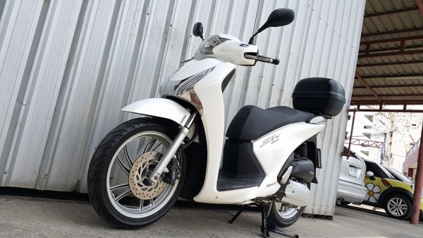 SH150i 2013 สภาพสวยมาก พร้อมใช้ รถนำเข้าคุณภาพดีกว่า ราคาไม่แพงa