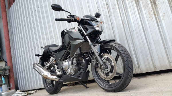 CB300f 2015 ใหม่มากวิ่ง 3000 โลแท้ น้องๆมือ1เลยจ้า ต่อรองได้ครับ
