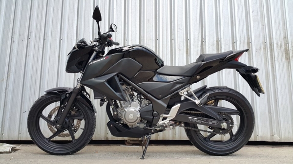 CB300f 2015 ใหม่มากวิ่ง 3000 โลแท้ น้องๆมือ1เลยจ้า ต่อรองได้ครับ