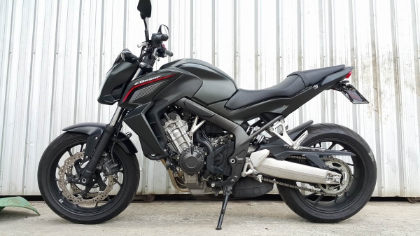 CB650F วิ่ง2000 โลไมล์แท้ จอดมากกว่าขี่ ปี2014 มีคู่มือครบ รถสภาพมือ1 ไม่แพง ต่อรองราคาได้อีกครับa CB650F วิ่ง2000 โลไมล์แท้ จอดมากกว่าขี่ ปี2014 มีคู่มือครบ รถสภาพมือ1 ไม่แพง ต่อรองราคาได้อีกครับa