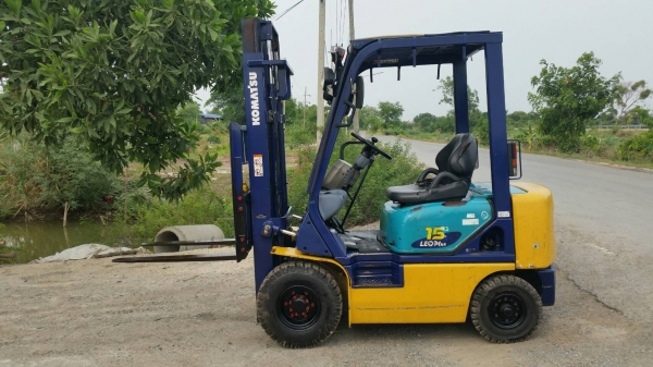 ขายด่วนรถยกKOMATSU FG15-17ยก1.5ตันเสาสูง3เมตรมีกะจกหน้าที่ปันนำฝนรถนอกนำเข้ายังไม่เคยใช้งานในเมืองไทยเลย